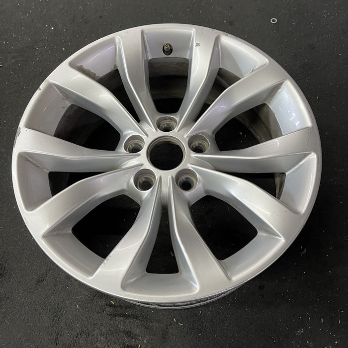 17" 300 15-18 17x7 Original OEM Wheel Rim - Close-Up Detail
