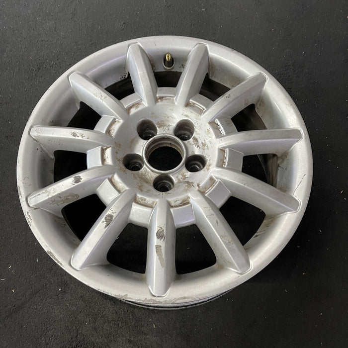 16" BEETLE 02-07 16x6.5, alloy, 11 spoke Original OEM Wheel Rim - Close-Up Detail