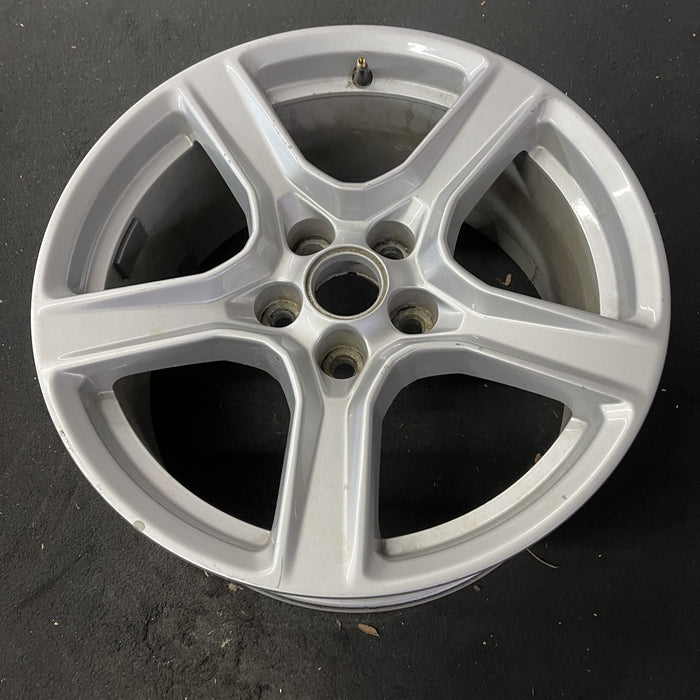 18" CAMARO 16-24 18x8.5 Original OEM Wheel Rim - Close-Up Detail