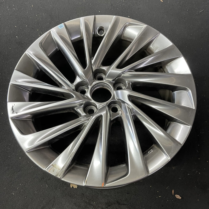 18" LEXUS ES250 21-24 18x8 , 15 spoke Original OEM Wheel Rim - Close-Up Detail