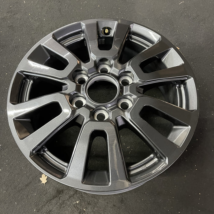 18" LAND CRUISER 24 18x7 Original OEM Wheel Rim - Close-Up Detail