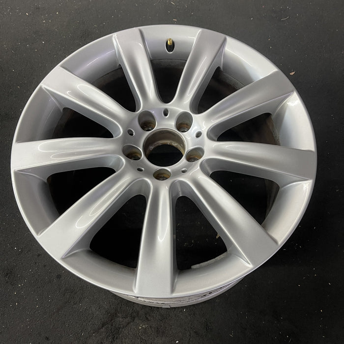 18" MERCEDES CL-CLASS 07-08 216 Type; CL550, 18x9.5, 9 spoke Original OEM Wheel - Close-Up Detail