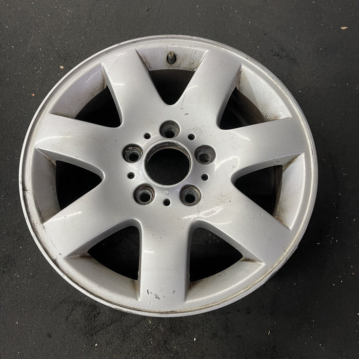 16" BMW 320i 01-05 , 16x7, alloy, 7 spoke, flat spoke Original OEM Wheel Rim - Close-Up Detail