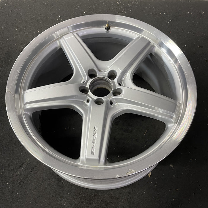 21" MERCEDES GL-CLASS 08-09 164 Type; GL550, 21x10 Original OEM Wheel Rim - Close-Up Detail