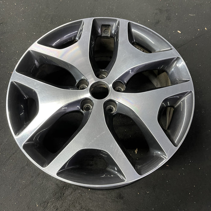 19" SPORTAGE 17-19 19x7.5 Original OEM Wheel Rim - Close-Up Detail