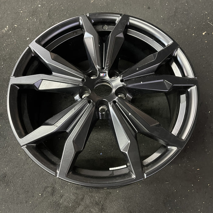 20" BMW X1 20 20x8, , w/ pockets, black pockets Original OEM Wheel Rim - Close-Up Detail