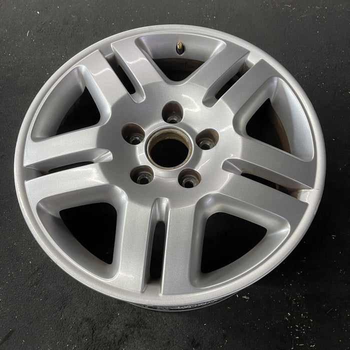 18" TOUAREG 04-10 18x8 , 10 spoke Original OEM Wheel Rim - Close-Up Detail