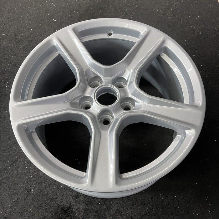 18" CAMARO 16-24 18x8.5 Original OEM Wheel Rim - Close-Up Detail