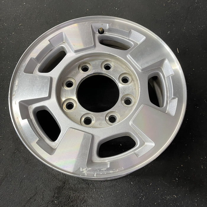 17" SIERRA 2500 PICKUP 11-13 17x7.5, aluminum Original OEM Wheel Rim - Close-Up Detail