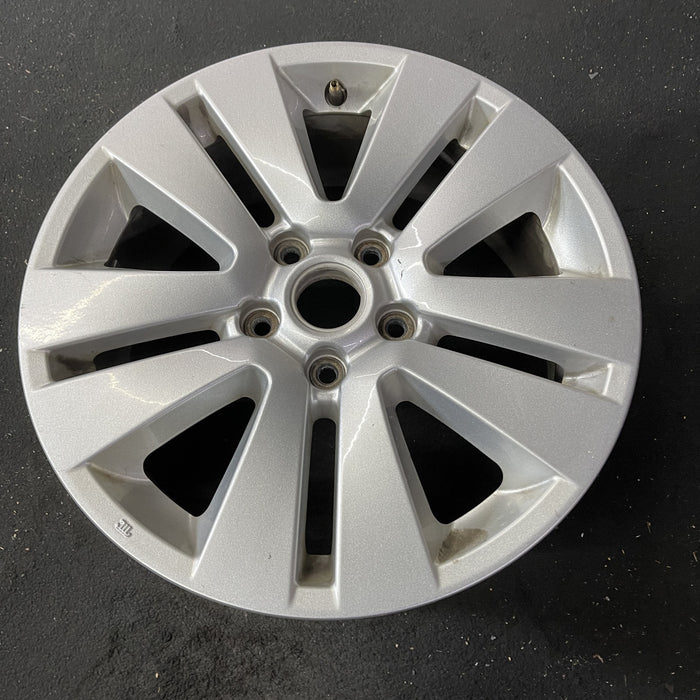 17" LEGACY 15-19 17x7, alloy Original OEM Wheel Rim - Close-Up Detail