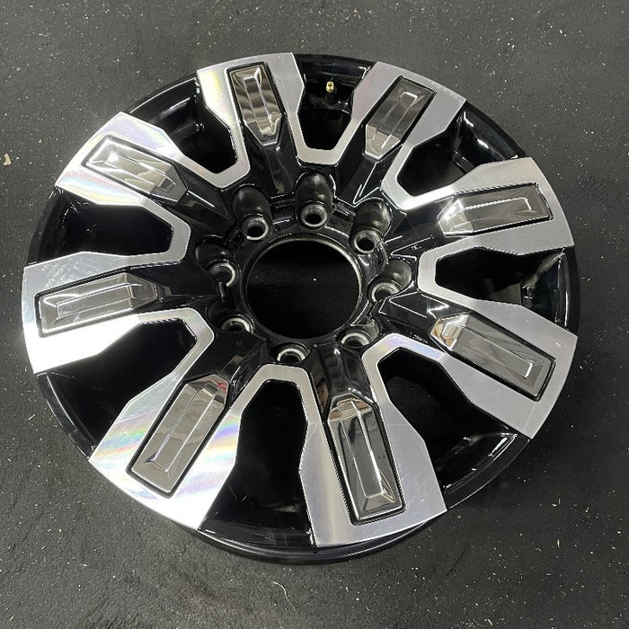 20" SIERRA 2500 PICKUP 24 20x8.5 8 spoke raised spoke machined with black - View 8