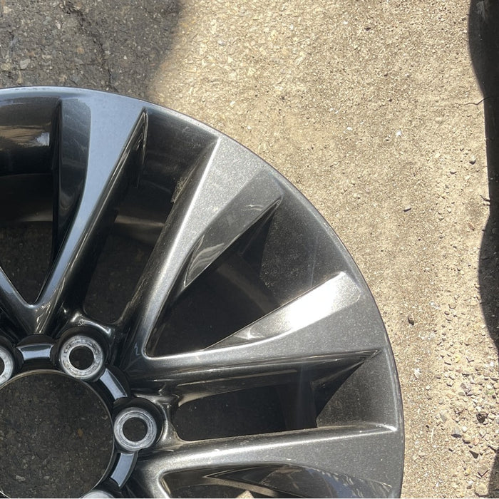18" LEXUS GX460 17 18x7.5 alloy 6 spoke split spoke V spoke gunmetal Original - Close-Up Detail