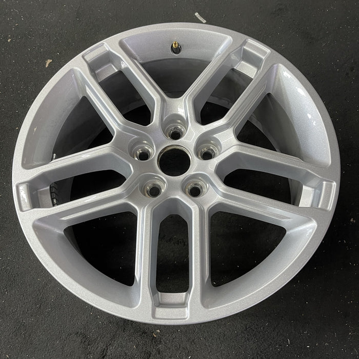 18" EXPLORER 25 18x7.5 Original OEM Wheel Rim - Close-Up Detail