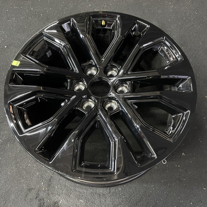 20" FORD F150 PICKUP 24 20x8.5, , split spoke, , chrome Original OEM Wheel Rim - Close-Up Detail