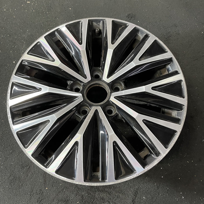 16" JETTA 19-21 16x6.5 , black pockets Original OEM Wheel Rim - Close-Up Detail