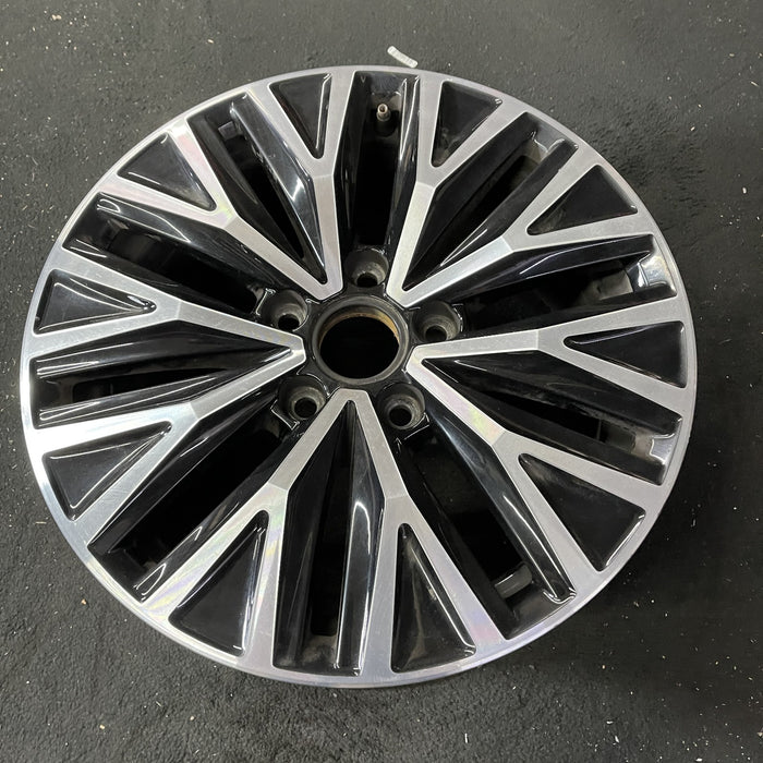 16" JETTA 19-21 16x6.5 , black pockets Original OEM Wheel Rim - Close-Up Detail