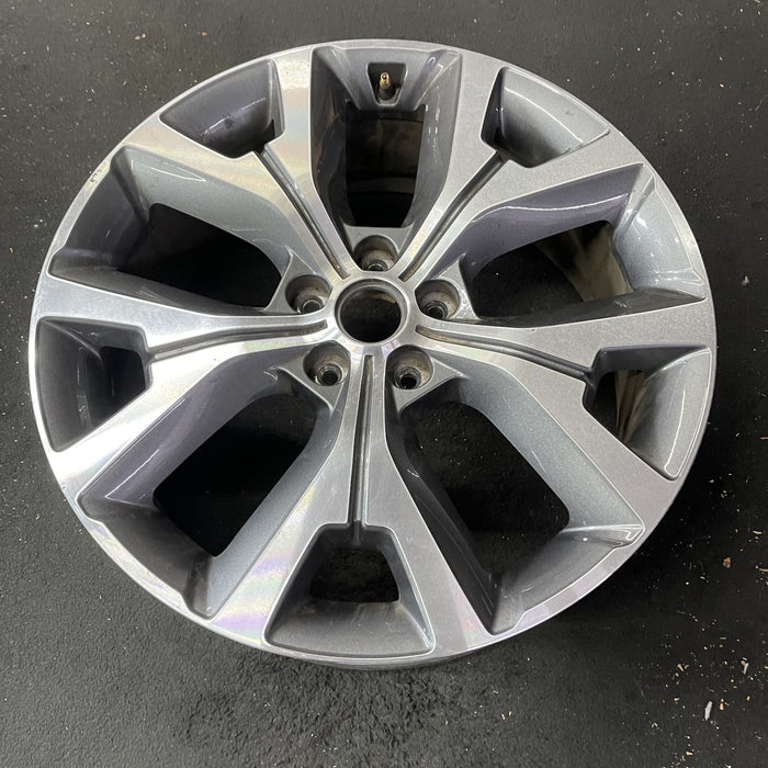 20" PALISADE 20-22 20x7.5 , 5 Y spoke Original OEM Wheel Rim - Close-Up Detail