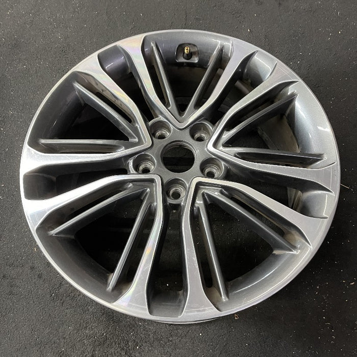18" VELOSTER 16 18x7.5 w/o body color accents; 20 spoke two te Original OEM - View 8