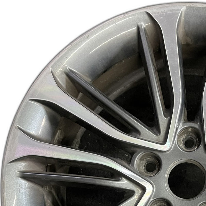 18" VELOSTER 16 18x7.5 w/o body color accents; 20 spoke two te Original OEM - Angle View