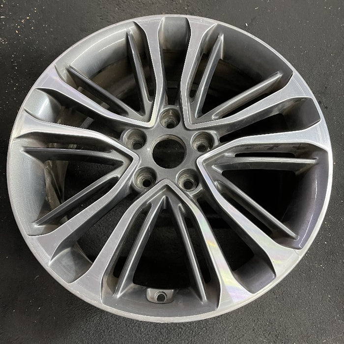 18" VELOSTER 16 18x7.5 w/o body color accents; 20 spoke two te Original OEM - View 7