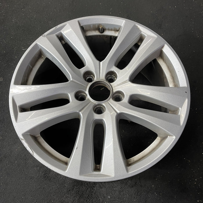 18" EXPLORER 18-19 18x8, aluminum, w/o police package; 10 spoke Original OEM - Close-Up Detail
