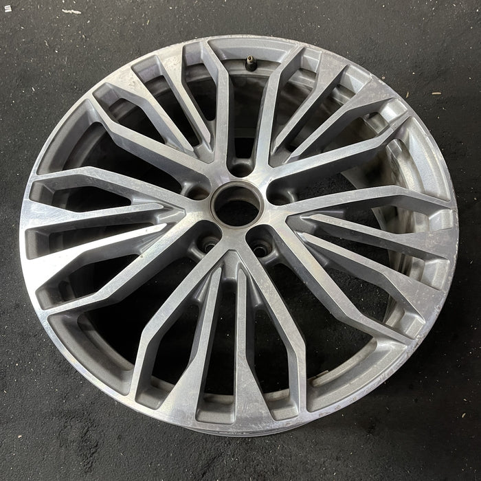 20" AUDI A6 16 20x8.5 , 5 single spoke, star design Original OEM Wheel Rim - Close-Up Detail