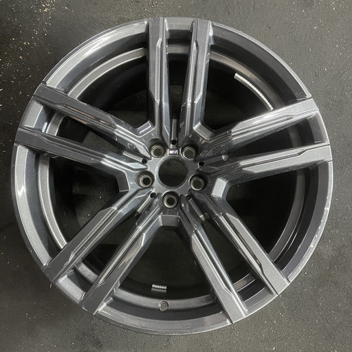 21" BMW X5M 21-24 21x10.5, 10 spoke, 5 split spoke Original OEM Wheel Rim - Angle View