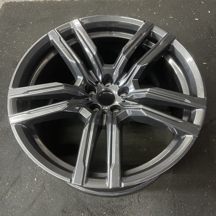 21" BMW X5M 21-24 21x10.5, 10 spoke, 5 split spoke Original OEM Wheel Rim - Close-Up Detail
