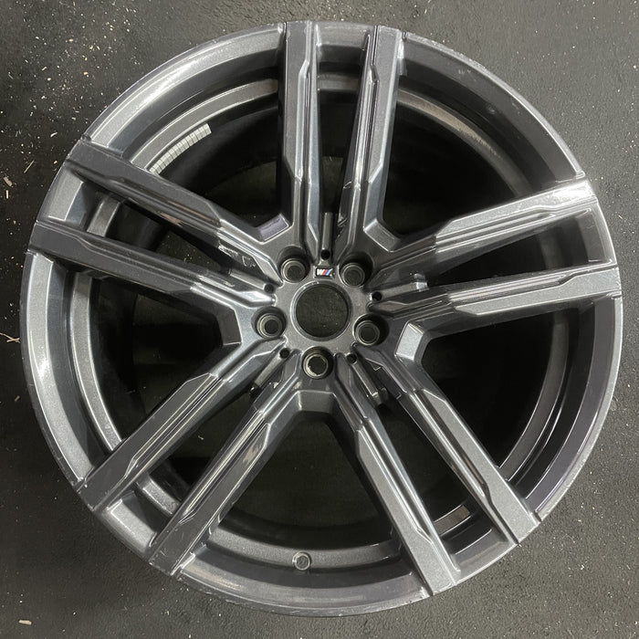21" BMW X5M 21-24 21x11.5 Original OEM Wheel Rim - Angle View