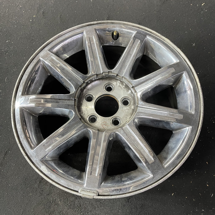 18" 300 05-06 18x7.5, , 9 spoke Original OEM Wheel Rim - Close-Up Detail