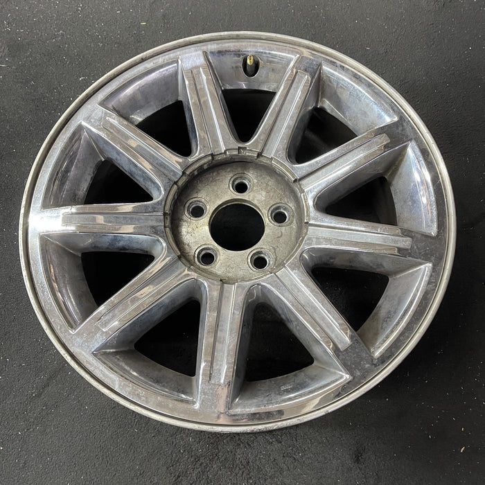 18" 300 05-06 18x7.5, , 9 spoke Original OEM Wheel Rim - Close-Up Detail