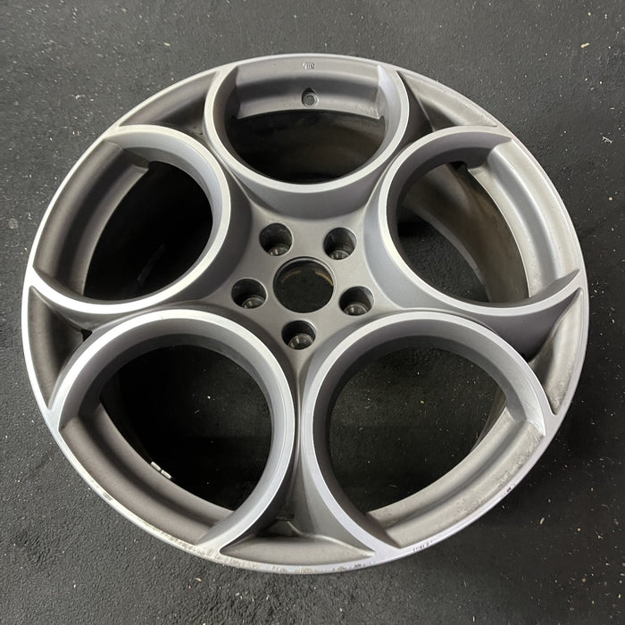 19" STELVIO 18-21 , 19x8, 5 spoke, 5 hole design Original OEM Wheel Rim - Close-Up Detail