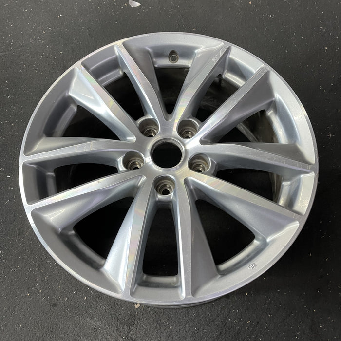17" INFINITI Q50 16-17 17x7.5 , , machine finish Original OEM Wheel Rim - Close-Up Detail