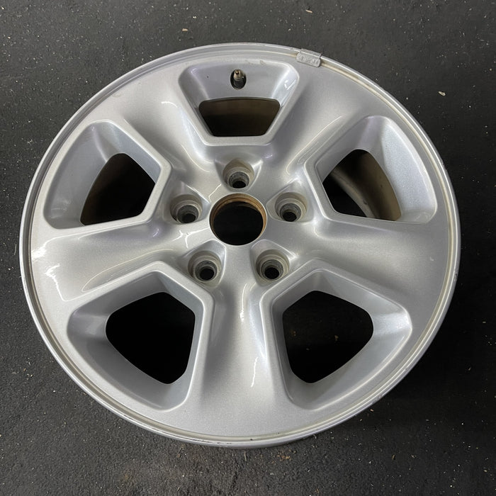 17" GRAND CHEROKEE 14-17 17x8 Original OEM Wheel Rim - Close-Up Detail