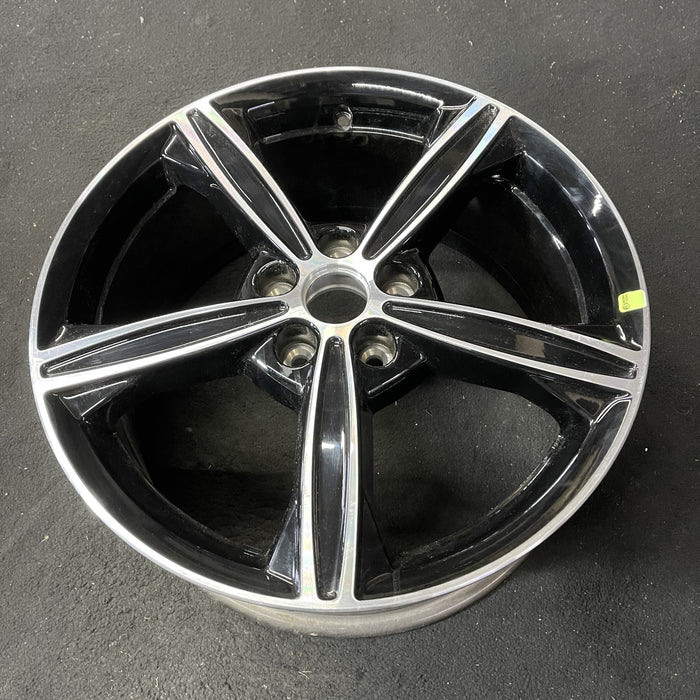 18" FUSION 15-16 18x8, , 5 spoke, machined with black pockets Original OEM - Close-Up Detail