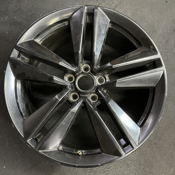 19" MUSTANG 15 19x9 , 10 spoke, 5 split spokes Original OEM Wheel Rim - Angle View