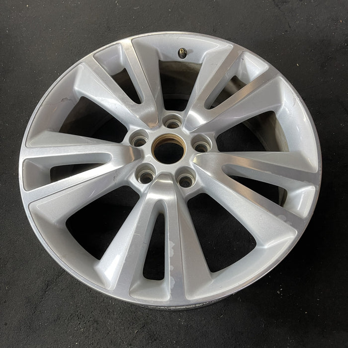 20" GRAND CHEROKEE 11 wheels, 20x8, 10 spoke Original OEM Wheel Rim - Close-Up Detail
