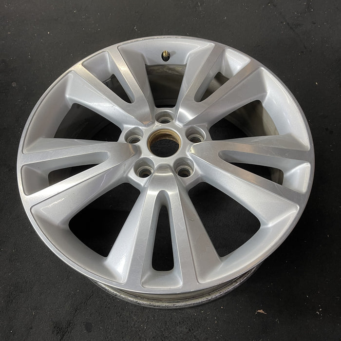 20" GRAND CHEROKEE 11 wheels, 20x8, 10 spoke Original OEM Wheel Rim - Close-Up Detail