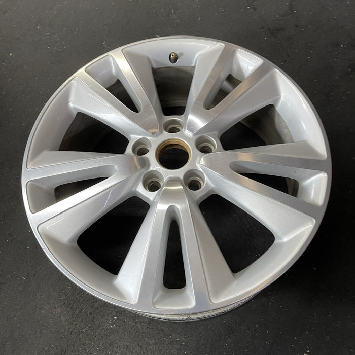 20" GRAND CHEROKEE 11 wheels, 20x8, 10 spoke Original OEM Wheel Rim - Close-Up Detail