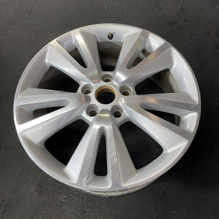 20" GRAND CHEROKEE 11 wheels, 20x8, 10 spoke Original OEM Wheel Rim - Close-Up Detail