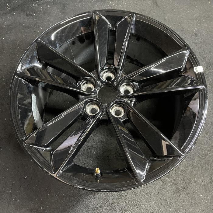 18" MUSTANG 24 18x8.5, Original OEM Wheel Rim - Side Profile
