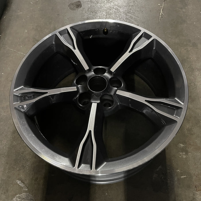 19" MUSTANG 16 19x8.5 , 5 spoke, Original OEM Wheel Rim - Close-Up Detail