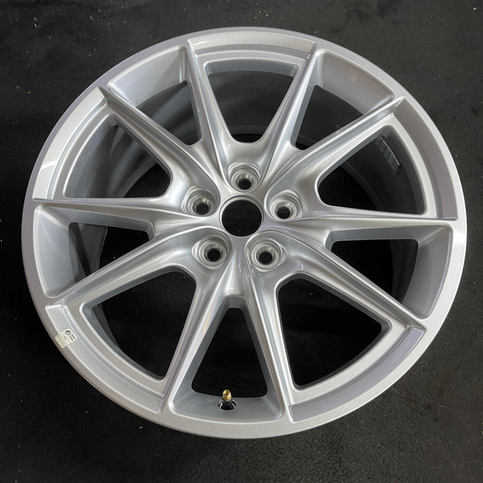 19" MUSTANG 24 19x8.5, , V spoke Original OEM Wheel Rim - Side Profile