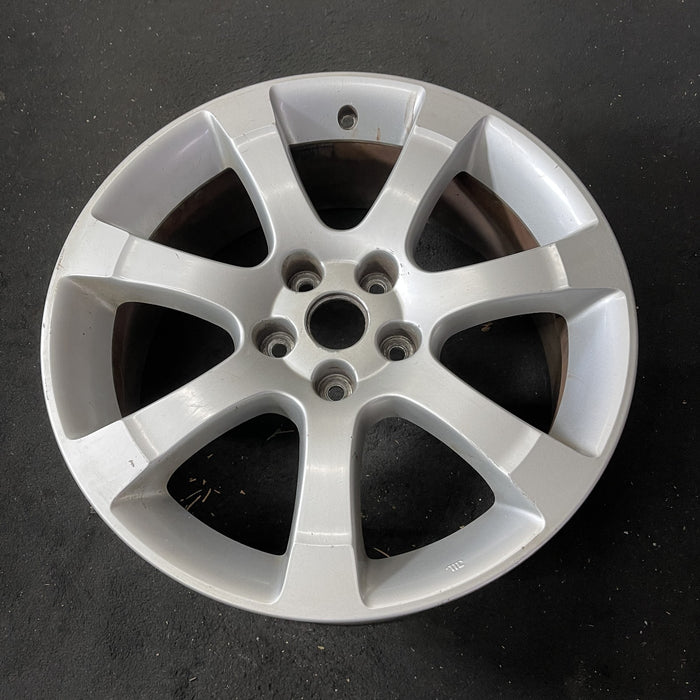 18" MAXIMA 07-08 18x7.5 , 7 spoke Original OEM Wheel Rim - Close-Up Detail