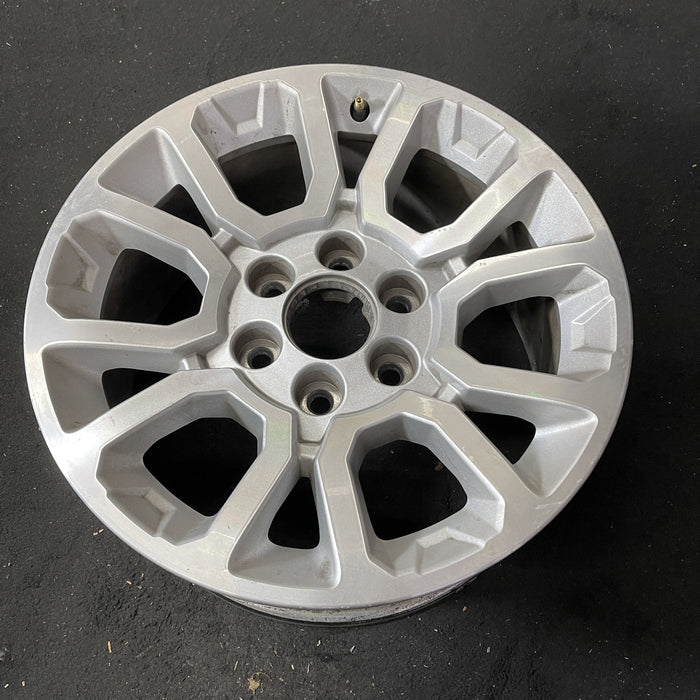 18" SIERRA 1500 PICKUP 14-17 18x8.5, , double Original OEM Wheel Rim - Close-Up Detail