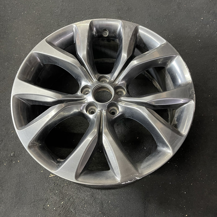 19" 200 15-17 , alloy, 19x8, fully black Original OEM Wheel Rim - Close-Up Detail