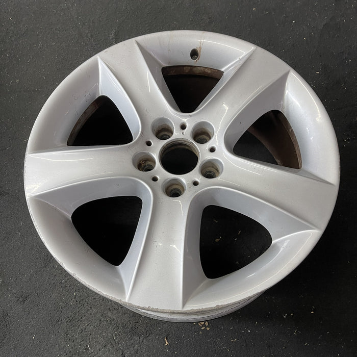 19" BMW X5 07-13 19x9 , 5 spoke, solid spoke Original OEM Wheel Rim - Close-Up Detail
