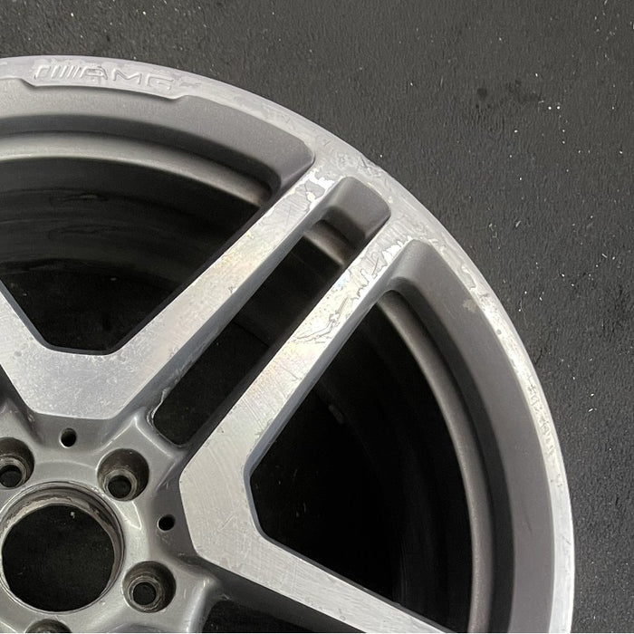 20" MERCEDES CL-CLASS 13-14 216 Type; CL63 20x9.5 10 spoke 5 pairs accent - Close-Up Detail