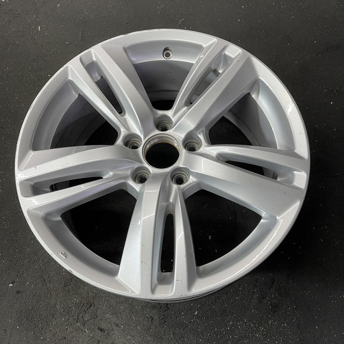 18" RDX 13-15 18x7.5, , thin thick 5 double spoke Original OEM Wheel Rim - Close-Up Detail