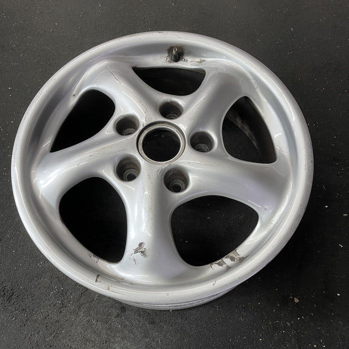 17" PORSCHE 911 00-01 17x7, Carrera Original OEM Wheel Rim - Close-Up Detail